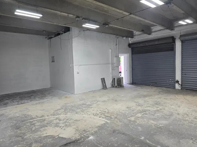Unit 15 photo 8