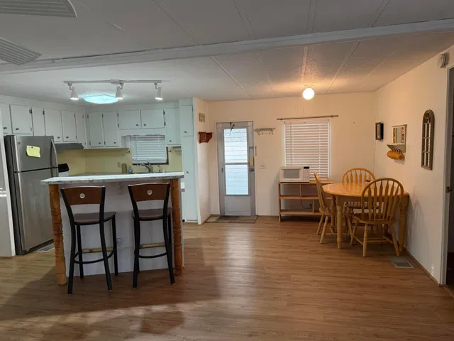 Unit 119 photo 2