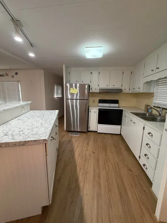 Unit 119 photo 5