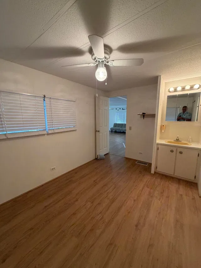 Unit 119 photo 9