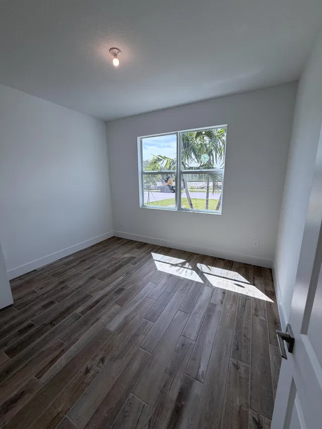  Residence photo 4