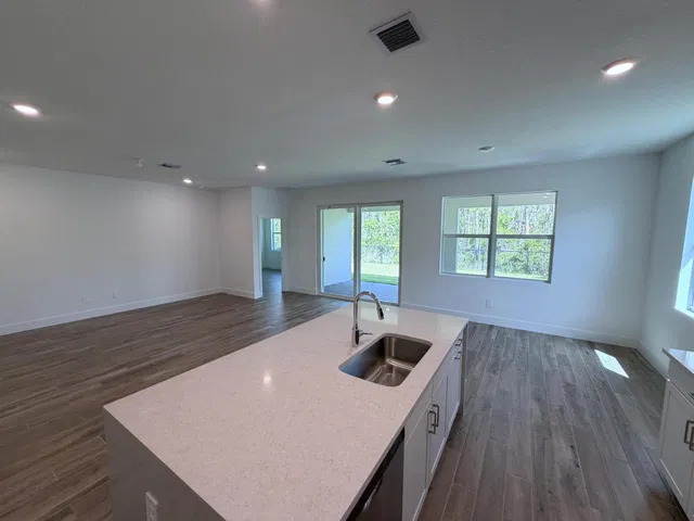  Residence photo 8