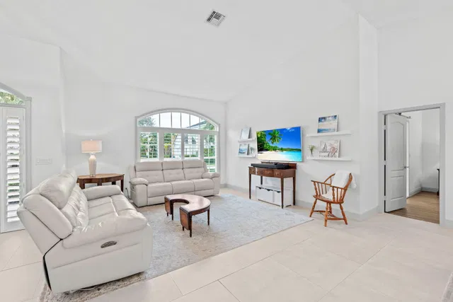  Residence photo 9