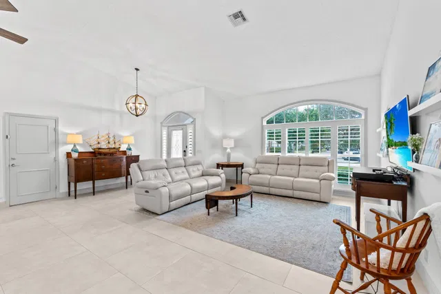  Residence photo 10