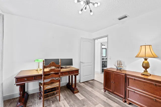  Residence photo 26