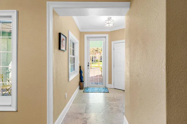 Residence photo 18