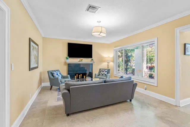 Residence photo 21
