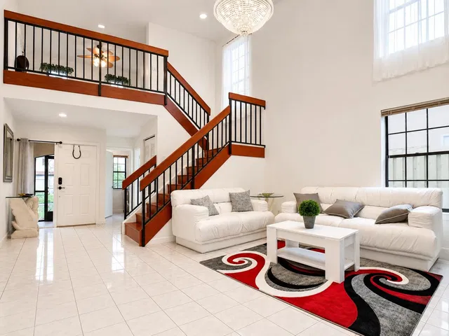 Residence photo 2