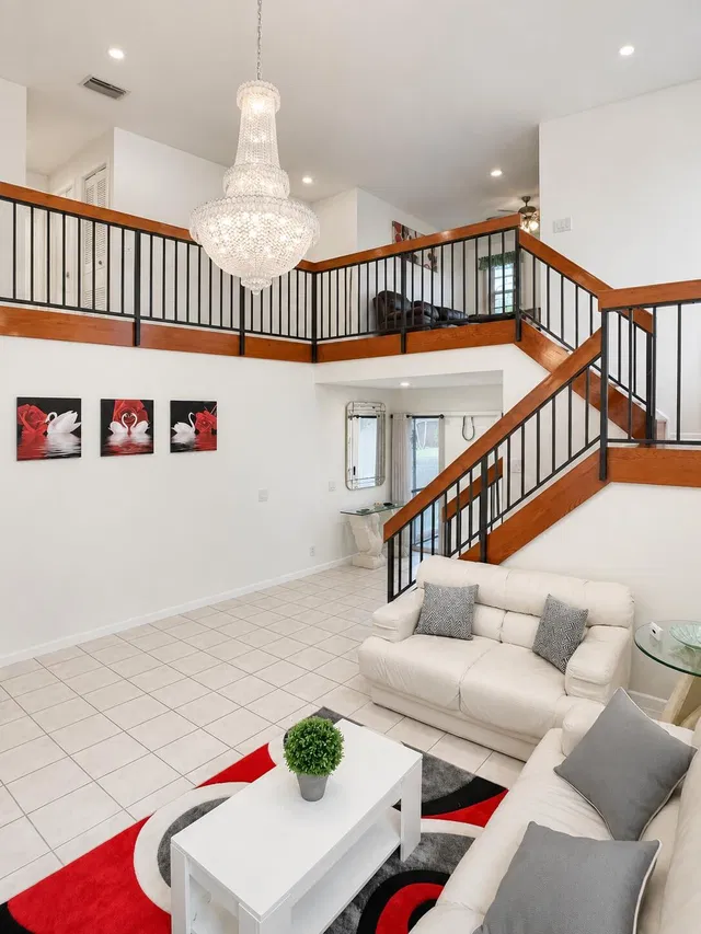 Residence photo 12
