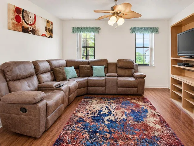 Residence photo 17