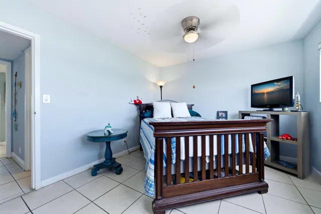 Unit 309 photo 14