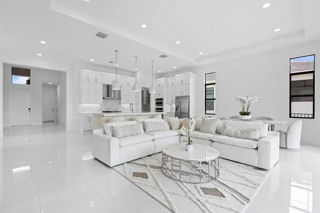  Residence photo 9