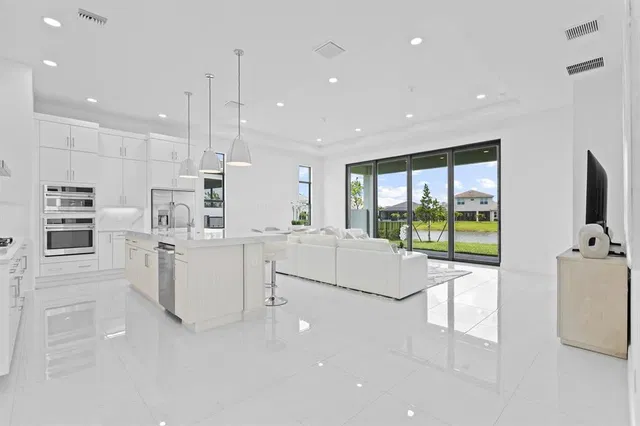  Residence photo 10