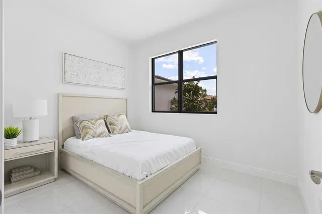  Residence photo 30