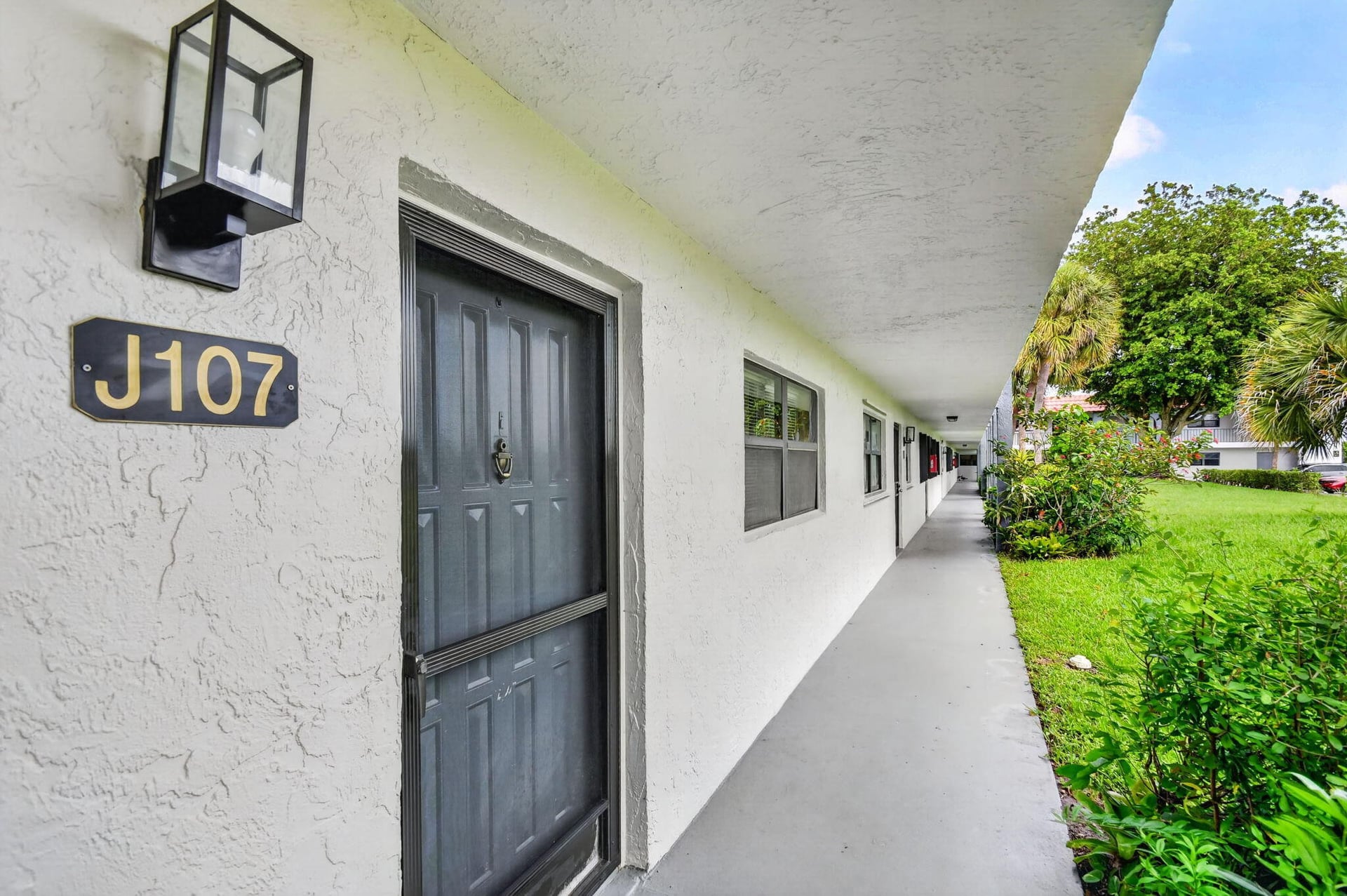 Unit J107 photo 4