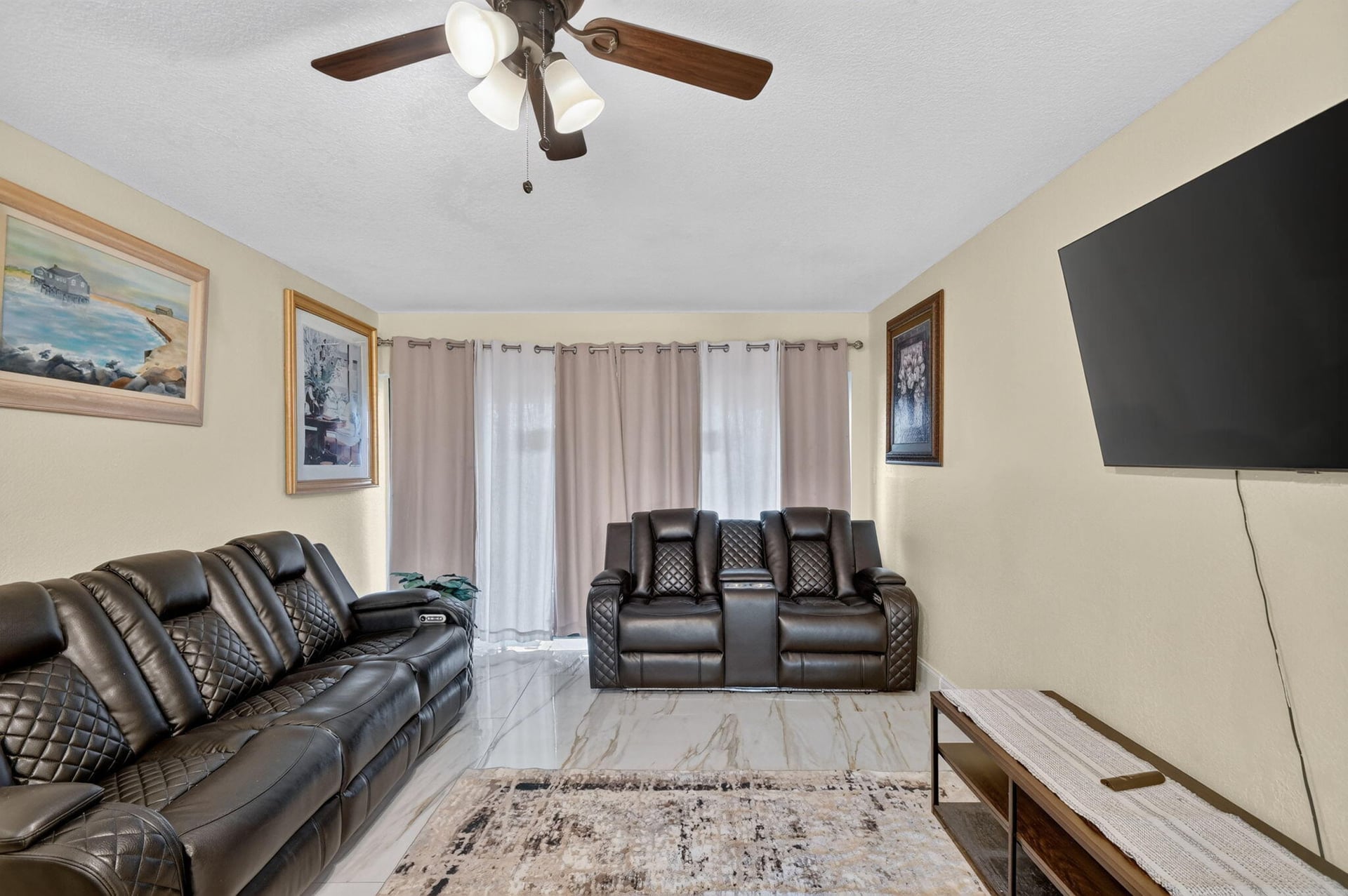 Unit J107 photo 18