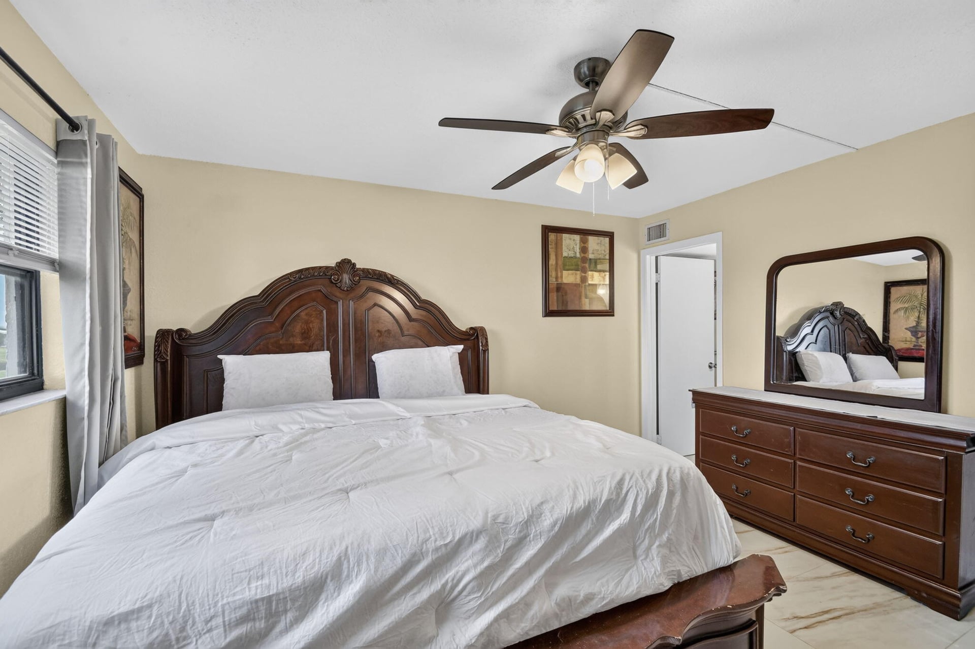 Unit J107 photo 20