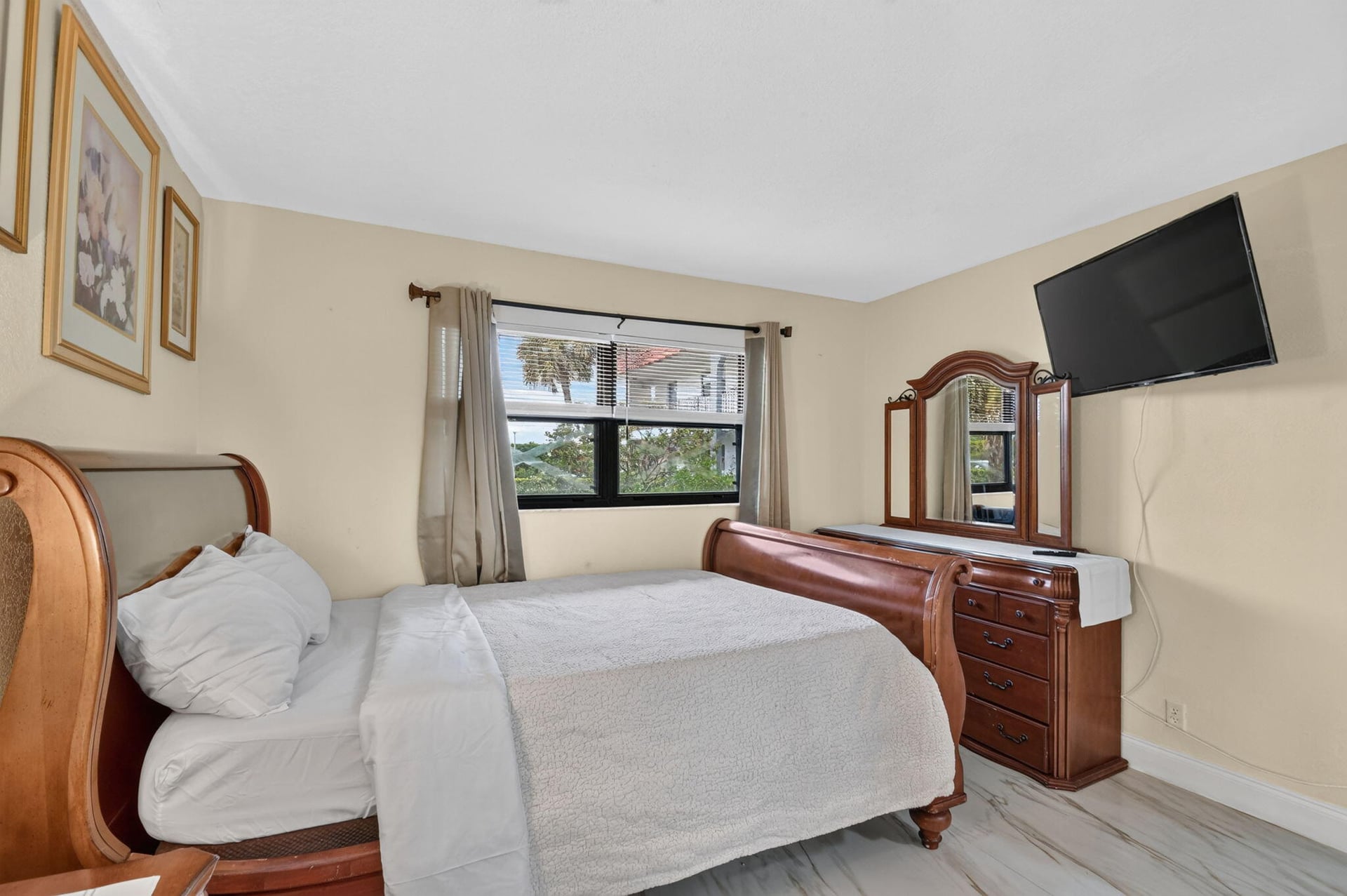 Unit J107 photo 27