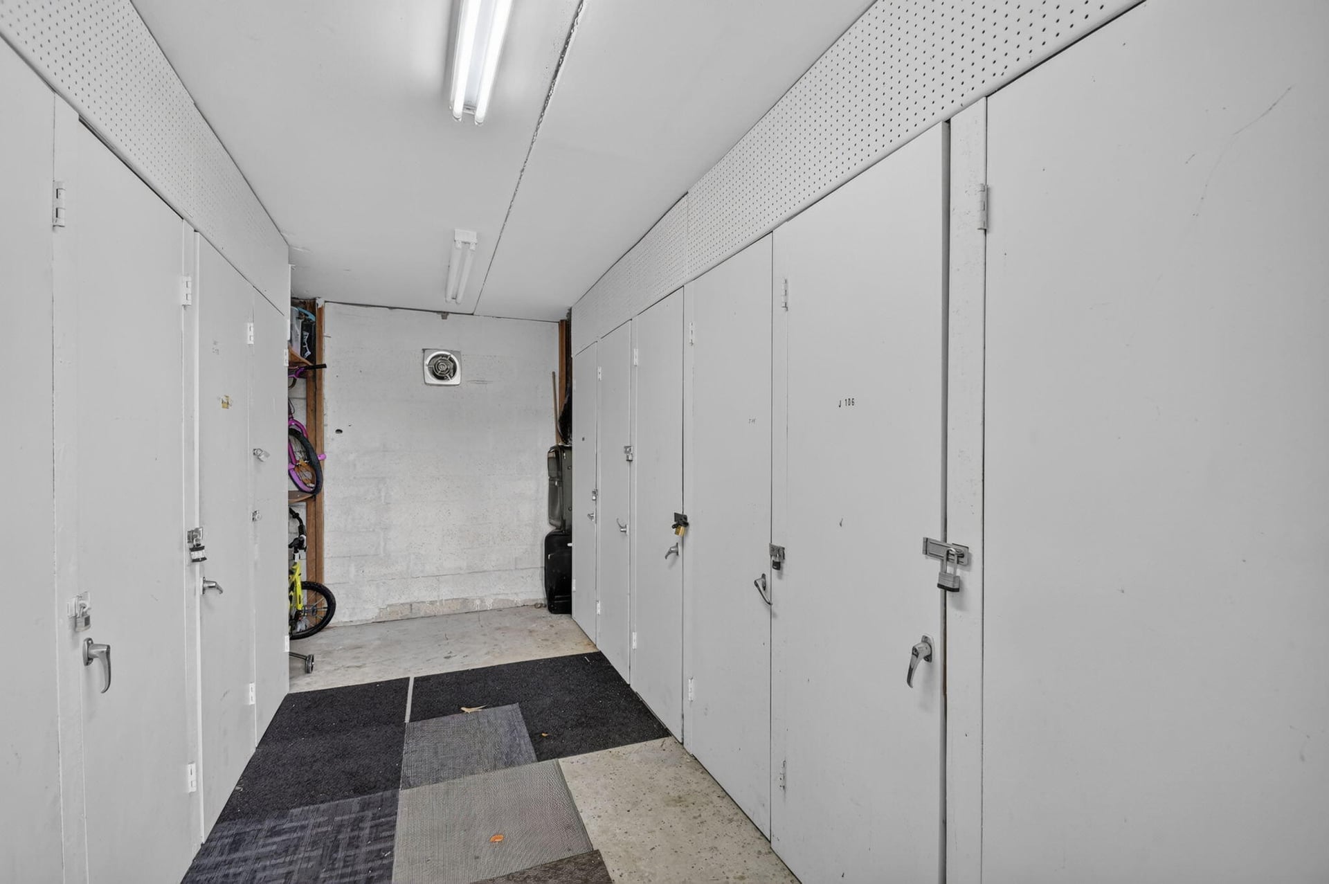Unit J107 photo 47