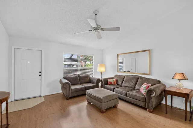 Residence photo 6