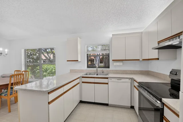 Residence photo 11