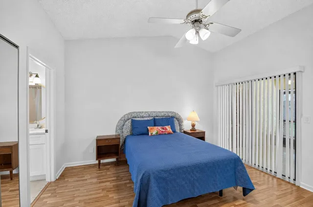 Residence photo 18