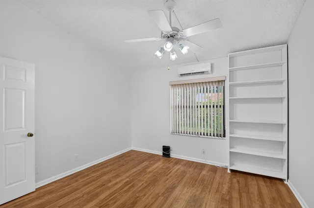 Residence photo 29