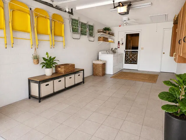 Unit B photo 18