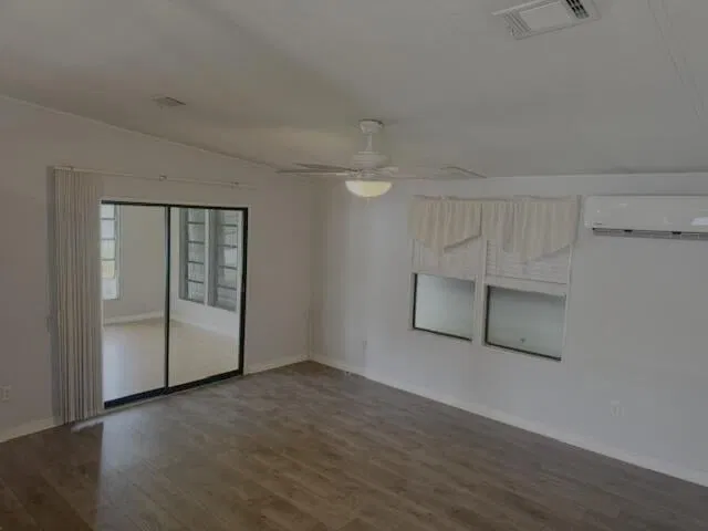 Residence photo 3