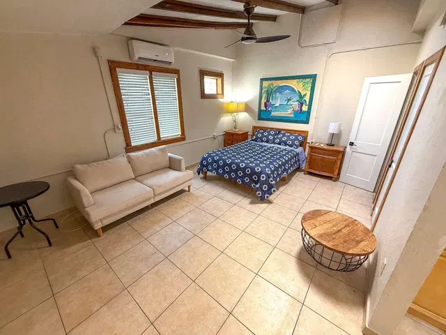 Residence photo 9