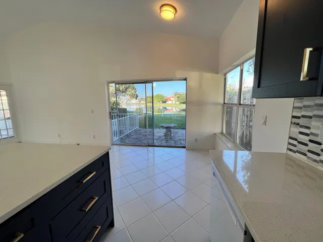 Residence photo 8
