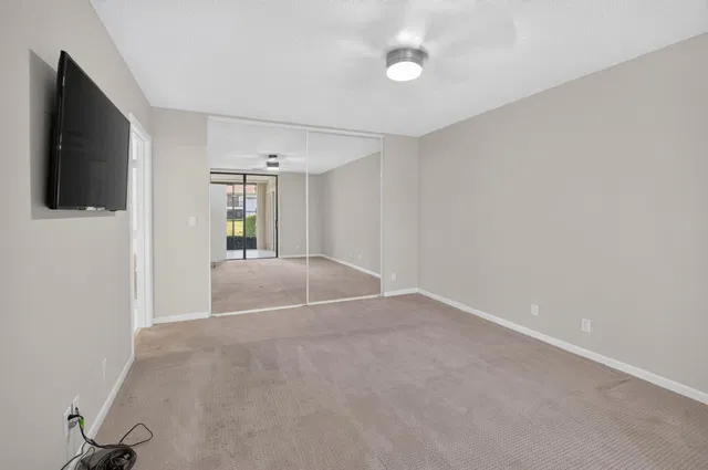 Unit C photo 18