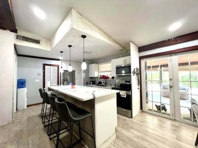 Residence photo 3