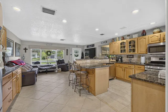 SoSo West Palm Beach Residence photo 5