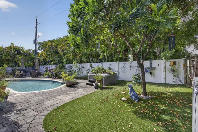 SoSo West Palm Beach Residence photo 11