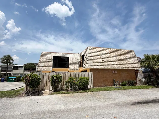 Residence photo 3