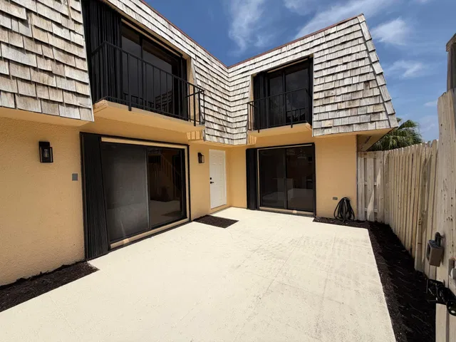 Residence photo 4