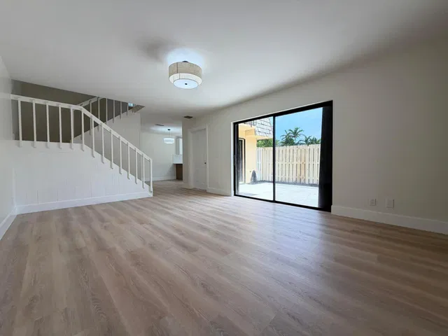 Residence photo 8