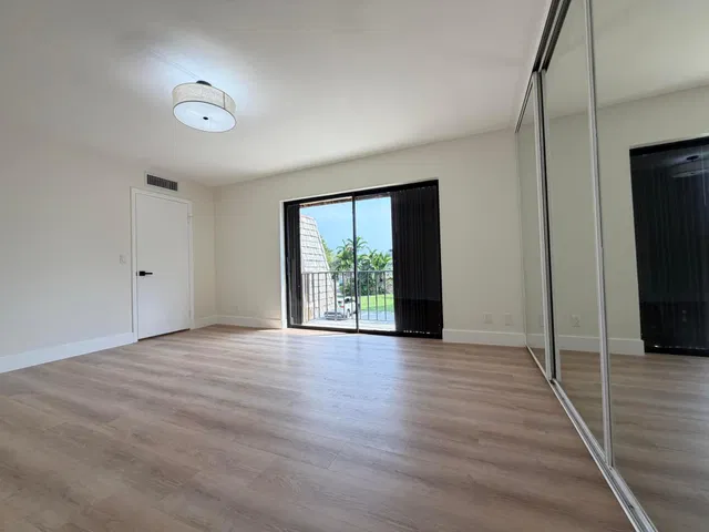 Residence photo 20