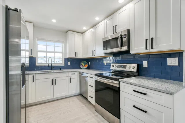 Unit 211 photo 9