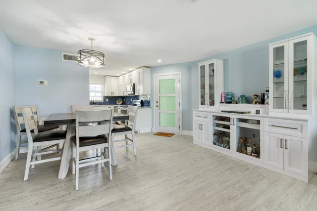 Unit 211 photo 11