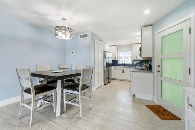 Unit 211 photo 12