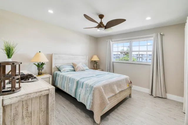 Unit 211 photo 22