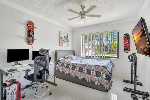 Residence photo 23