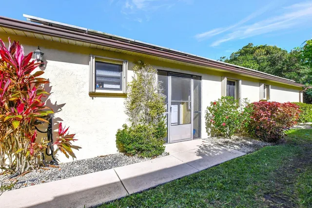 Residence photo 30