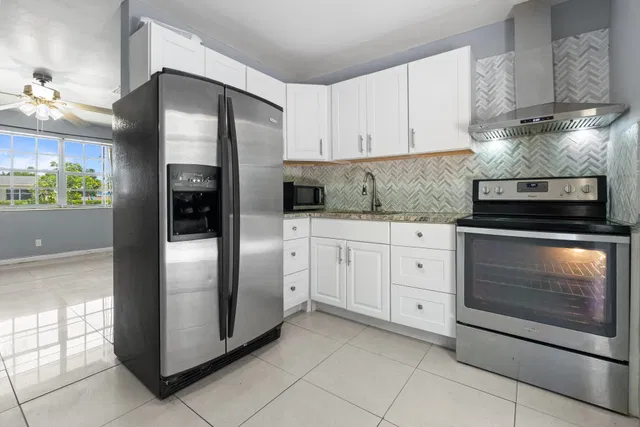 Residence photo 3