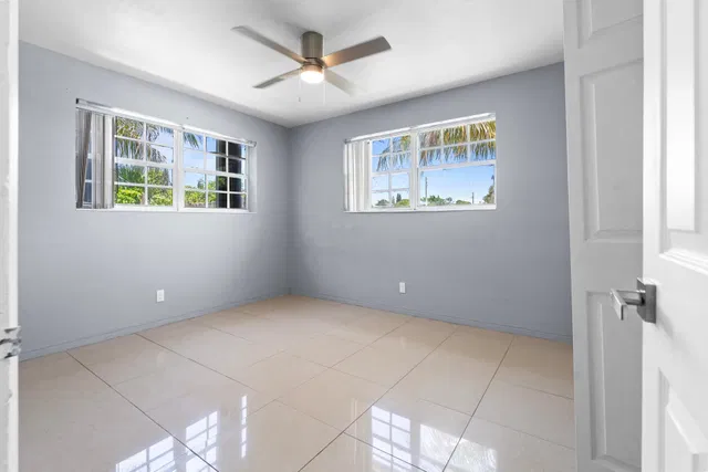 Residence photo 5