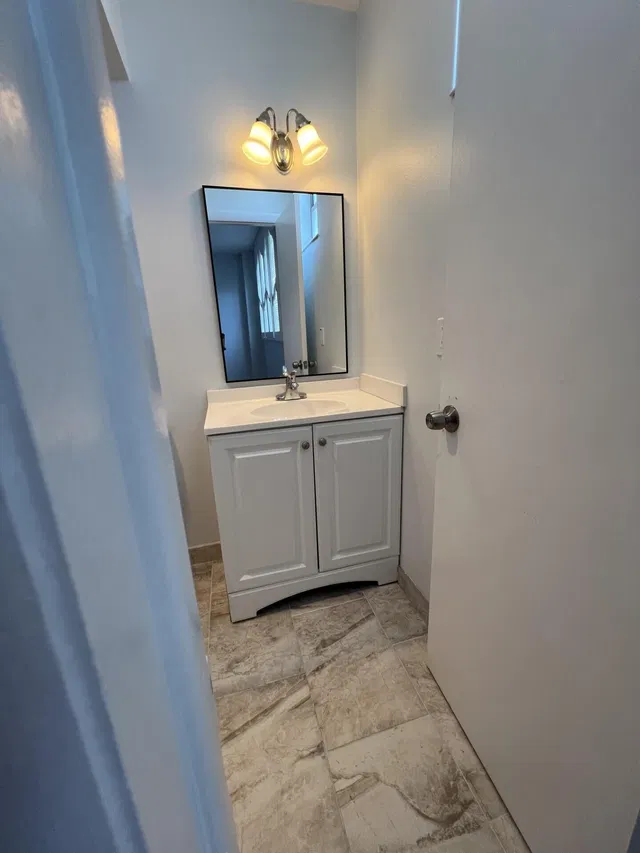 Unit 506 photo 10