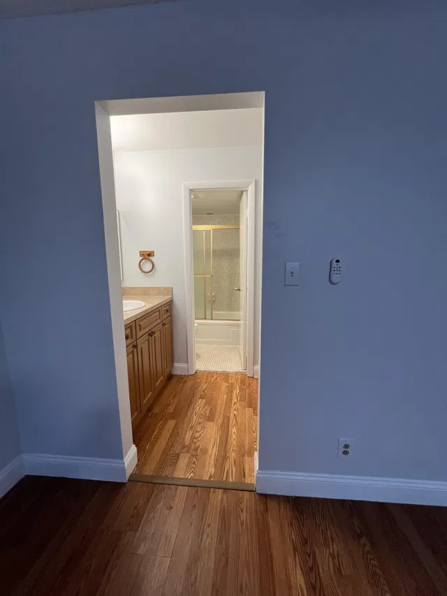 Unit 506 photo 16