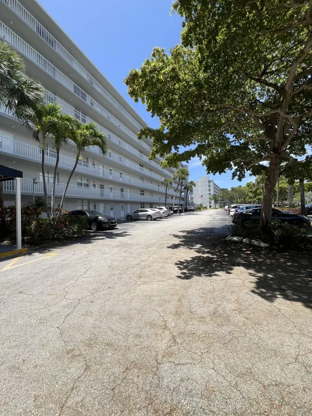 Unit 506 photo 26